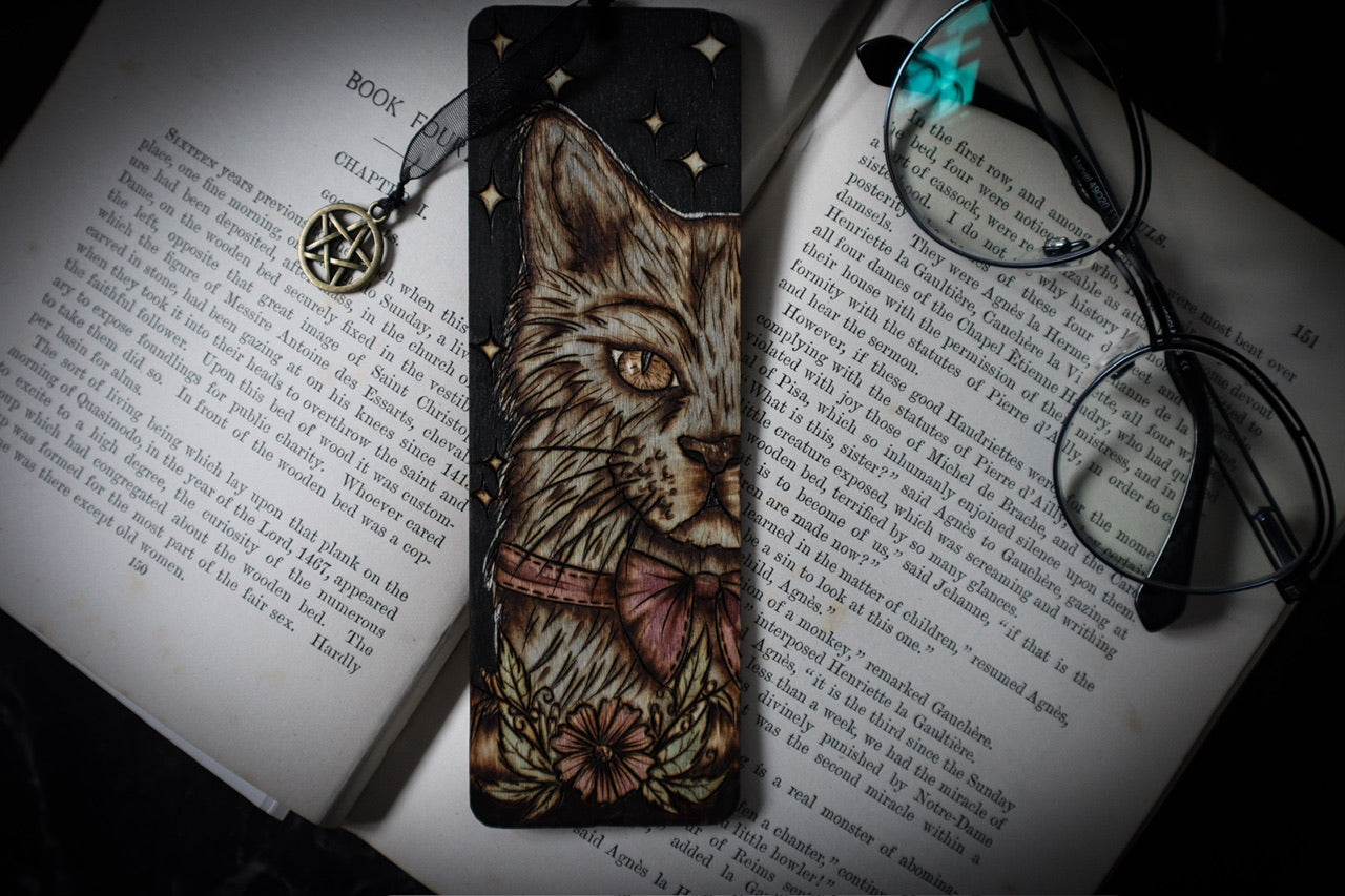 Black cat witch familiar wooden victorian bookmark with pentagram pendant gift for pagans and bibliophiles by www.smokecrafthollow.com