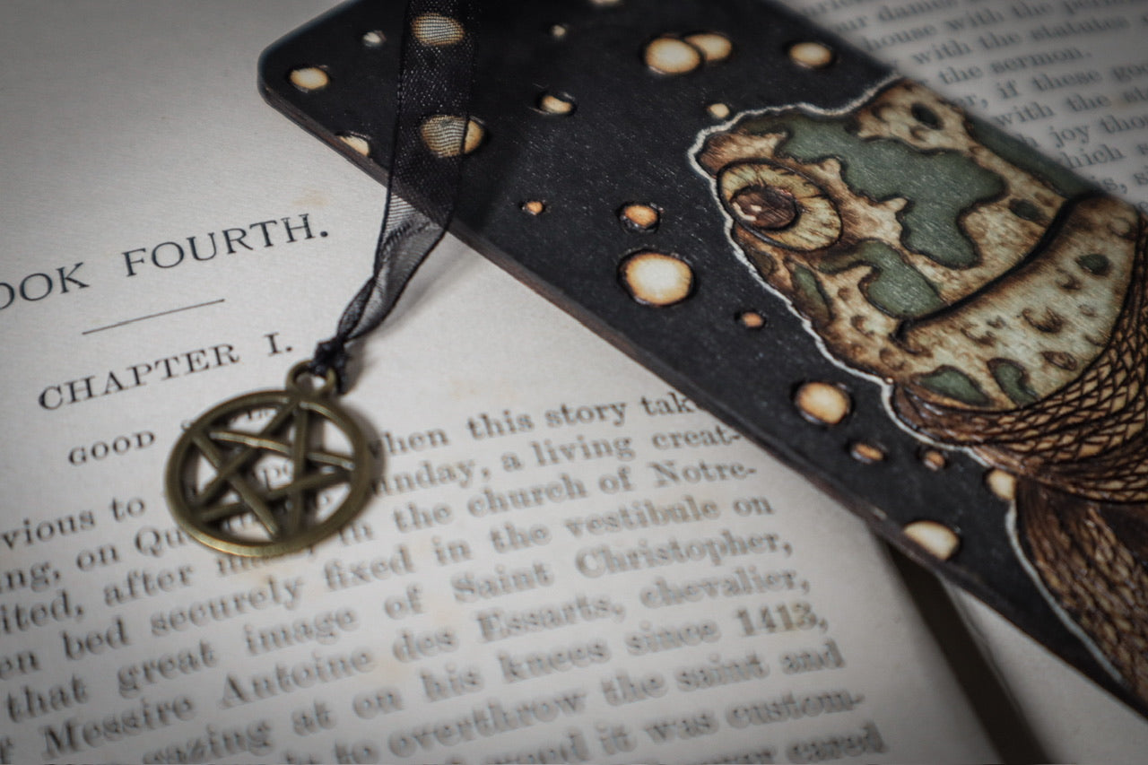 Wooden Toad frog witch familiar bookmark woodburned by www.smokecrafthollow.com for witchmas and pagan gifts for bookworms and bibliophiles